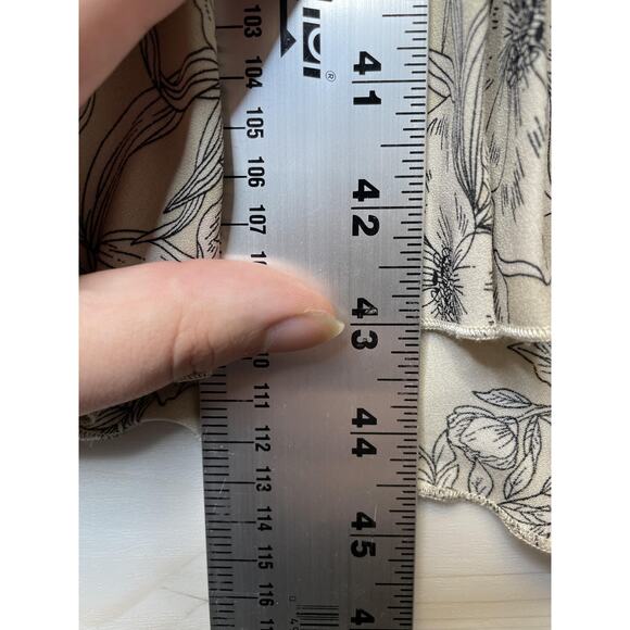 Iris Bloom Dress Womens Small Beige Floral Pleated Midi Surplice V Neck Wrap - Picture 4 of 9